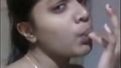 Indian Hot Teen age girlfriend Exposes Boobs and Fingers Pussy With Her BF - Wowmoyback